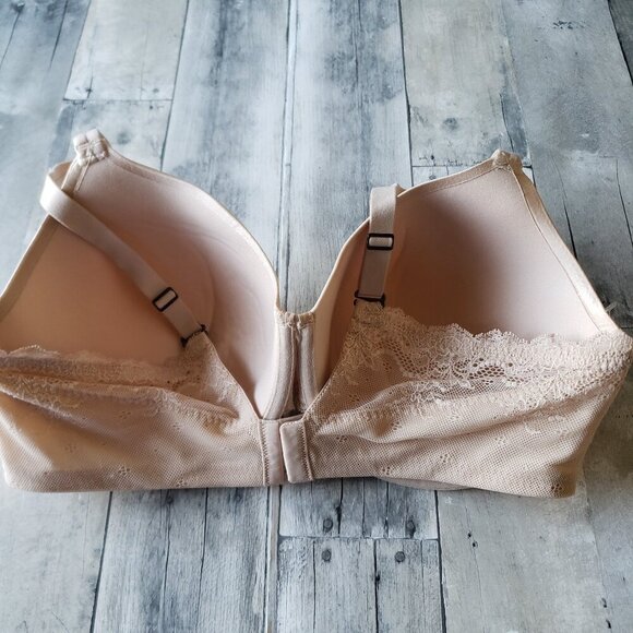 NWT - SPANX Women's Undie-tectable Lightly Lined Full Coverage Bra - Size 38DD - Picture 3 of 4